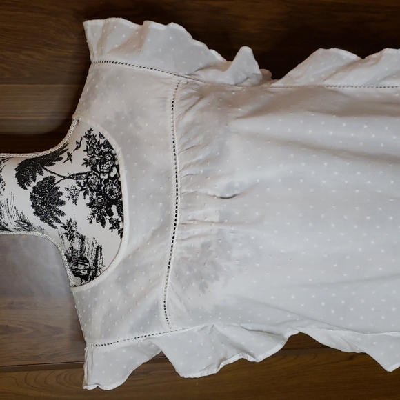 3/$15Lucy & Laurel (Anthropologie) ruffle top S - Picture 4 of 6